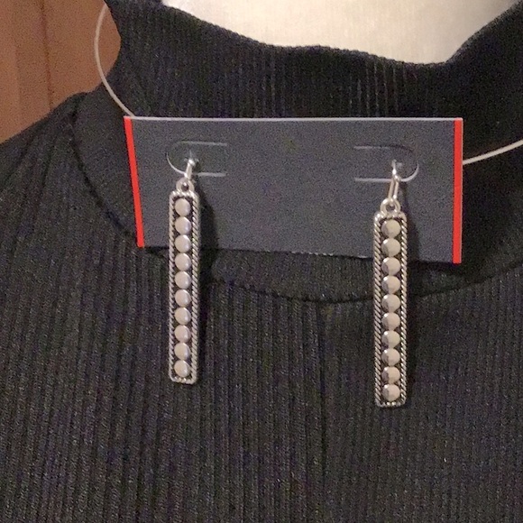 Jewelry - NWT: Fashion Silvertone Dangles